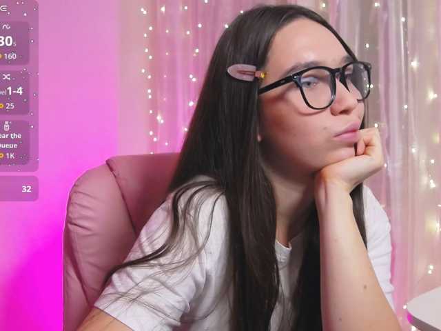 ArianaHotAriana live cam preview