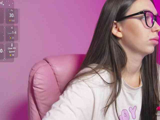 arianahotariana's live room