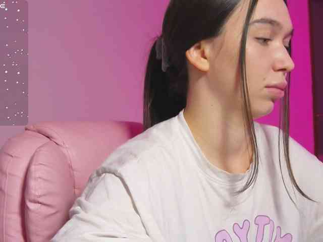 ArianaHotAriana