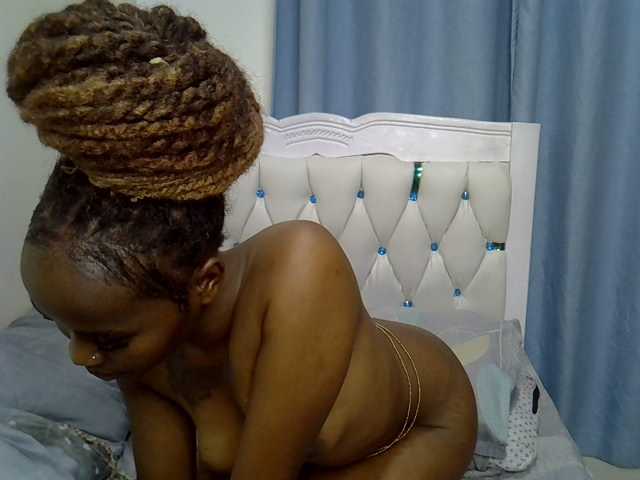 Prettyxoxo live cam on BongaCams