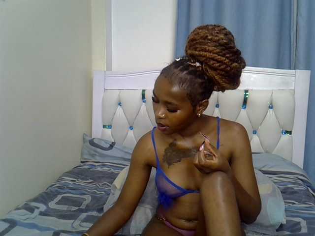 Prettyxoxo live cam on BongaCams