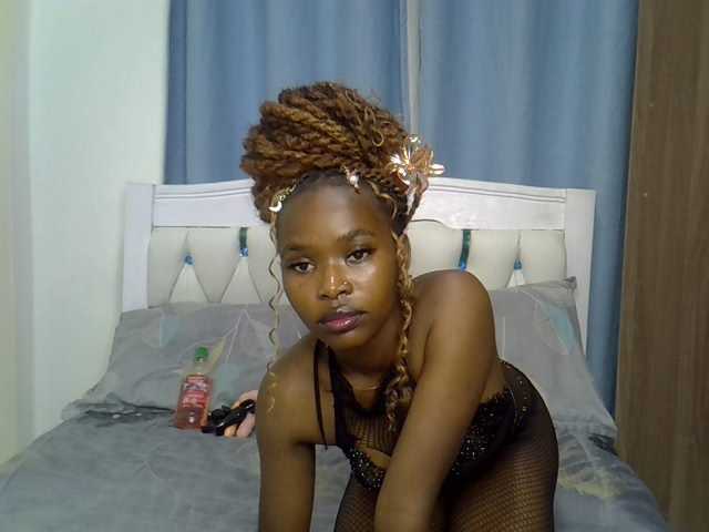 Prettyxoxo live cam on BongaCams