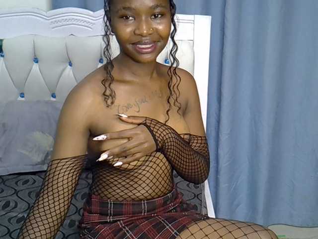 Prettyxoxo live cam on BongaCams