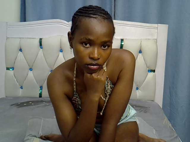 Prettyxoxo live cam on BongaCams