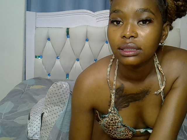 Prettyxoxo live cam on BongaCams