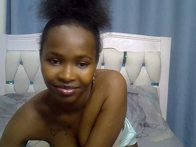 Prettyxoxo live cam on BongaCams