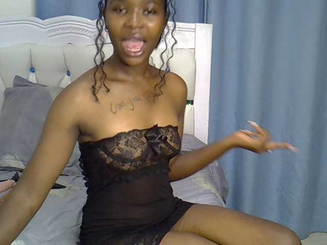 Prettyxoxo live cam on BongaCams