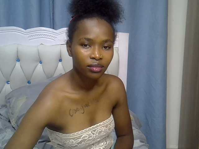 Prettyxoxo live cam on BongaCams