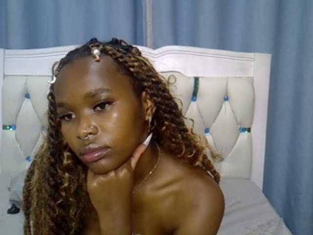 Prettyxoxo live cam on BongaCams