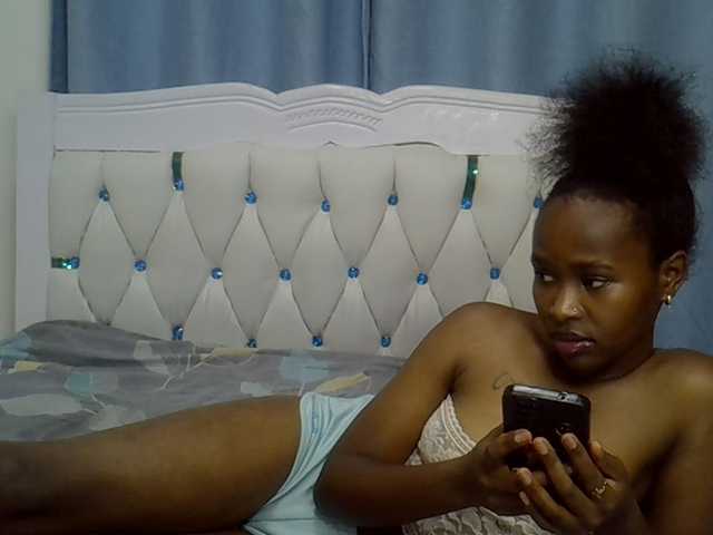 Prettyxoxo live cam on BongaCams