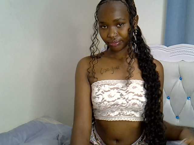 Prettyxoxo live cam on BongaCams