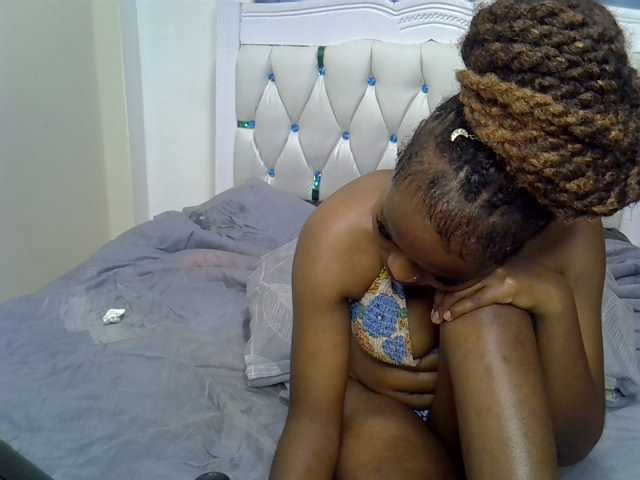 Prettyxoxo live cam on BongaCams