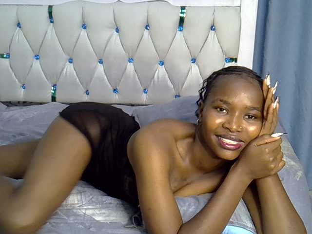 Prettyxoxo live cam on BongaCams