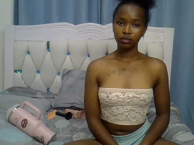 Prettyxoxo live cam on BongaCams