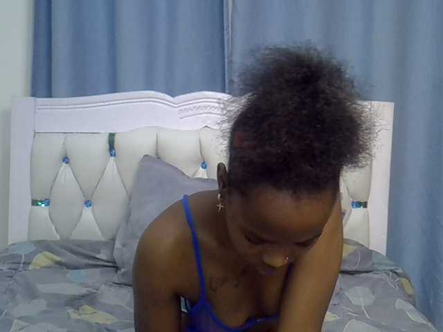 Prettyxoxo live cam on BongaCams
