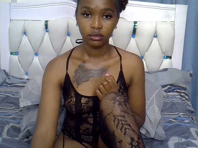 Prettyxoxo live cam on BongaCams