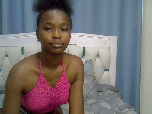 Prettyxoxo live cam on BongaCams