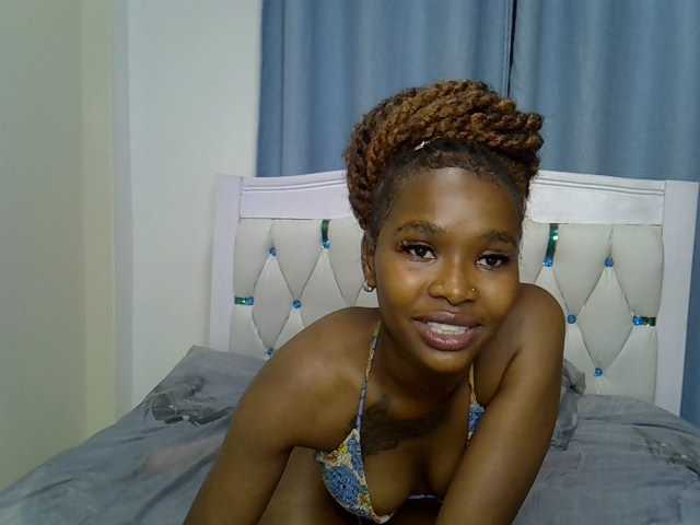 Prettyxoxo live cam on BongaCams