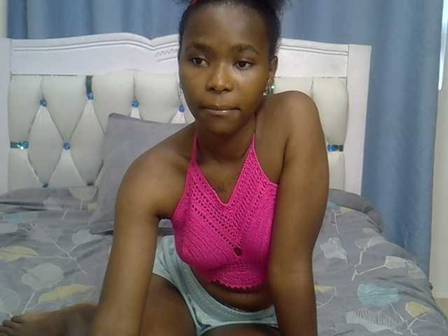 Prettyxoxo live cam on BongaCams