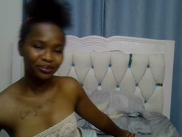 Prettyxoxo live cam on BongaCams
