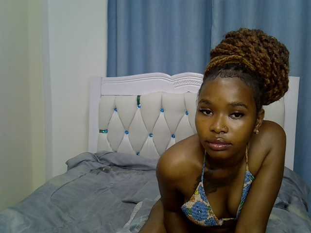 Prettyxoxo live cam on BongaCams