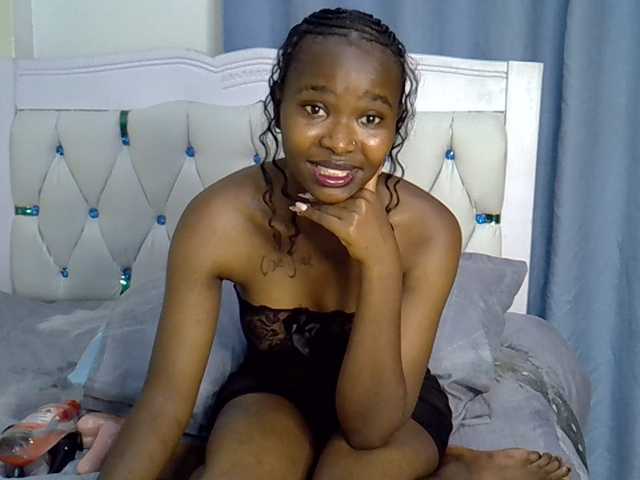 Prettyxoxo live cam on BongaCams