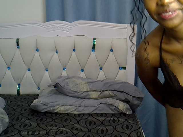 Prettyxoxo live cam on BongaCams