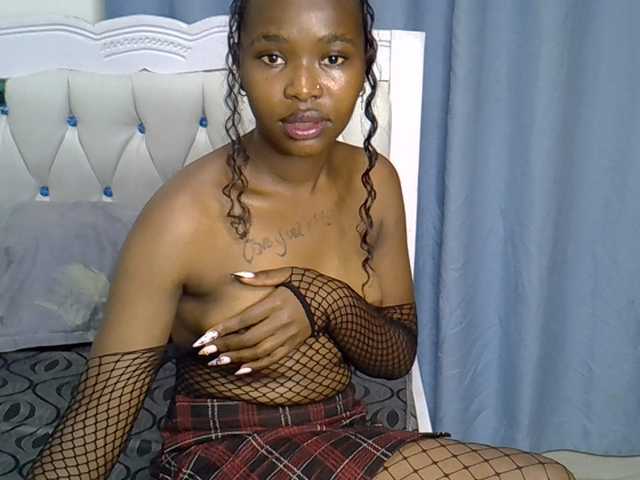 Prettyxoxo live cam on BongaCams