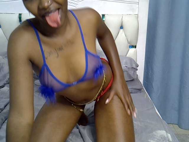 Prettyxoxo live cam on BongaCams
