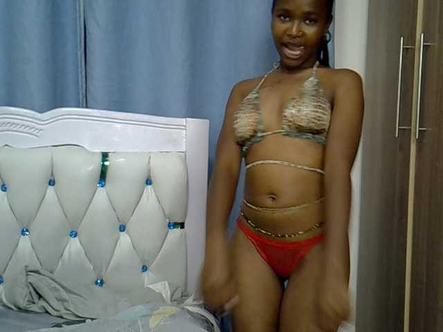 Prettyxoxo live cam on BongaCams