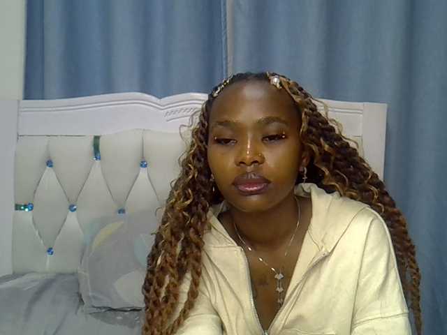 Prettyxoxo live cam on BongaCams