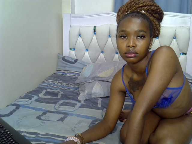 Prettyxoxo live cam on BongaCams