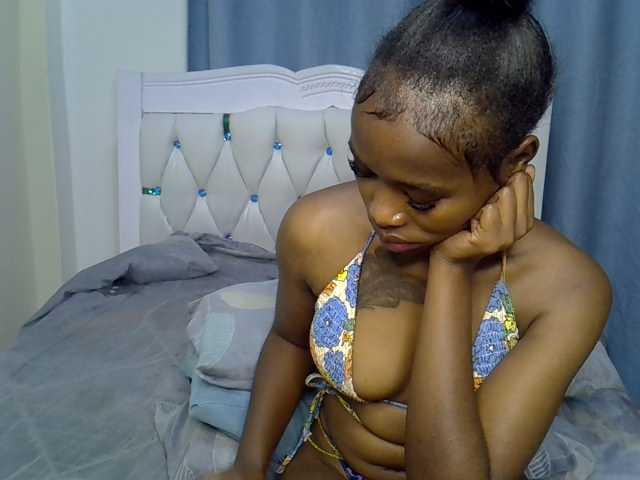 Prettyxoxo live cam on BongaCams