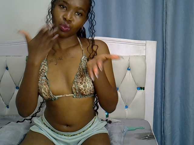 Prettyxoxo live cam on BongaCams
