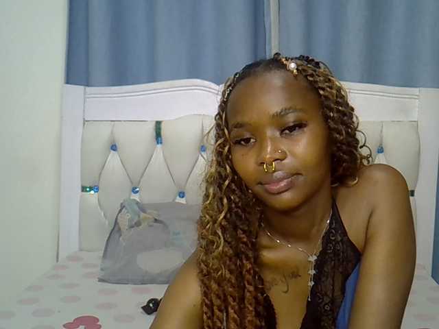 Prettyxoxo live cam on BongaCams