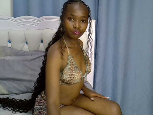 Prettyxoxo live cam on BongaCams