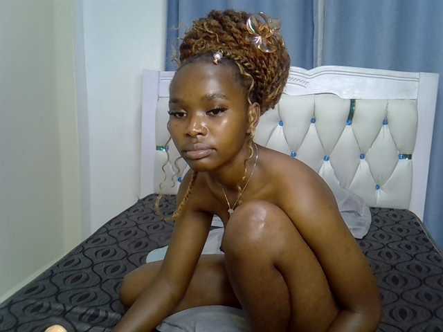 Prettyxoxo live cam on BongaCams