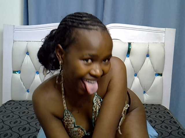 Prettyxoxo live cam on BongaCams