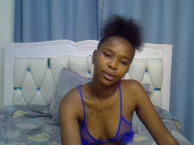 Prettyxoxo live cam on BongaCams