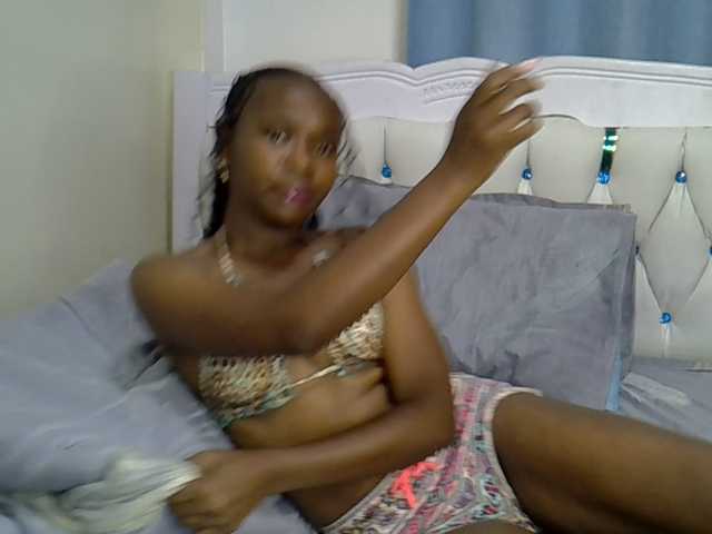 Prettyxoxo live cam on BongaCams