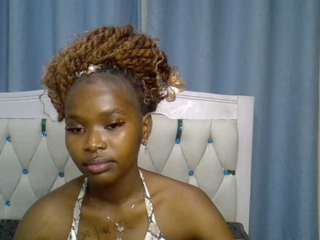 Prettyxoxo live cam on BongaCams
