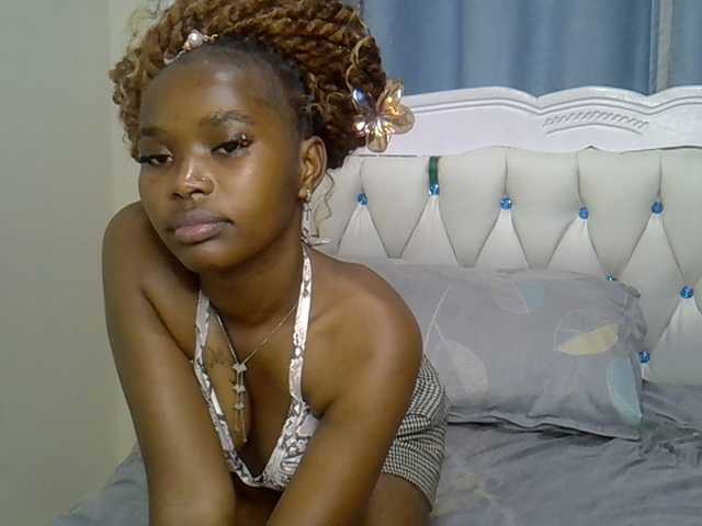 Prettyxoxo live cam on BongaCams