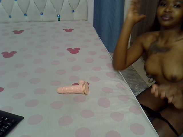 Prettyxoxo live cam on BongaCams