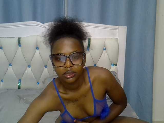 Prettyxoxo live cam on BongaCams