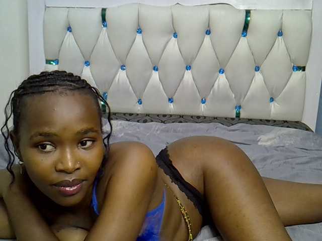 Prettyxoxo live cam on BongaCams