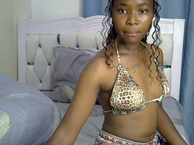 Prettyxoxo live cam on BongaCams