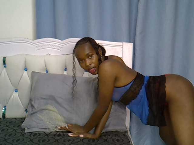Prettyxoxo live cam on BongaCams