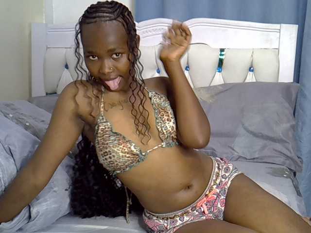 Prettyxoxo live cam on BongaCams