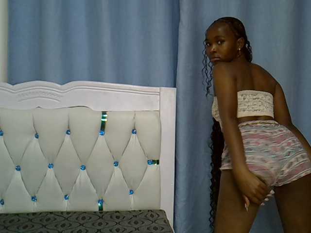Prettyxoxo live cam on BongaCams