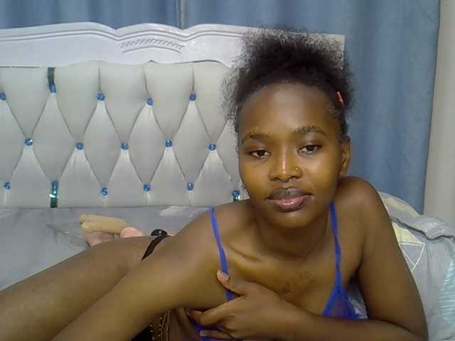 Prettyxoxo live cam on BongaCams